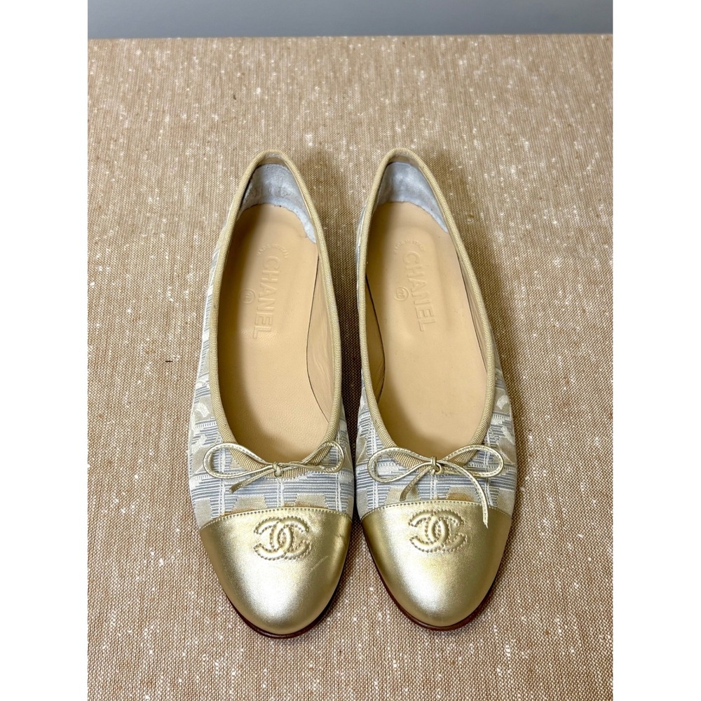 Chanel CC Logo Jacquard Luxury Chanel Ballet Flats Elegant Gold Leather Cap  40